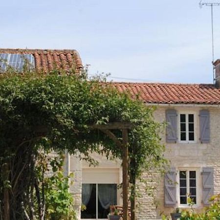 La Poussardiere Saint-Martin-sous-Mouzeuil المظهر الخارجي الصورة